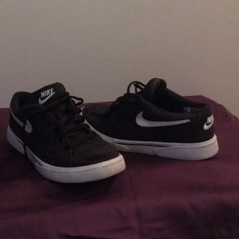 Nike shoes,